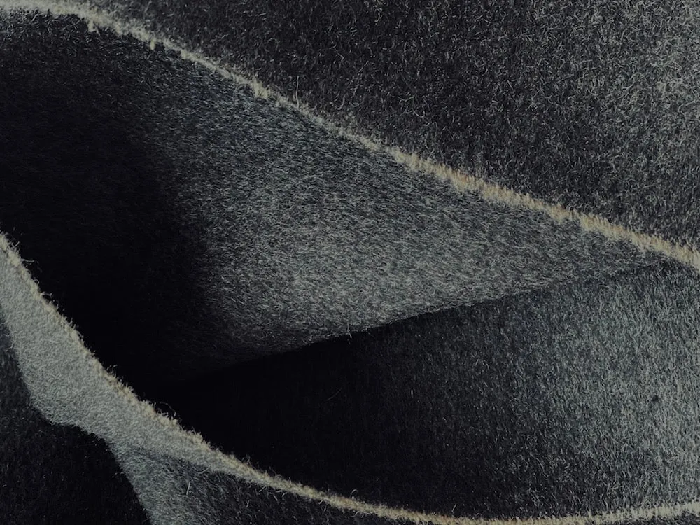 Loro Piana Luxurious Marled Carbon Grey Cashmere Coating (Made in Italy)