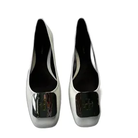 Shoes Designer By Tory Burch In Cream, Size: 6.5
