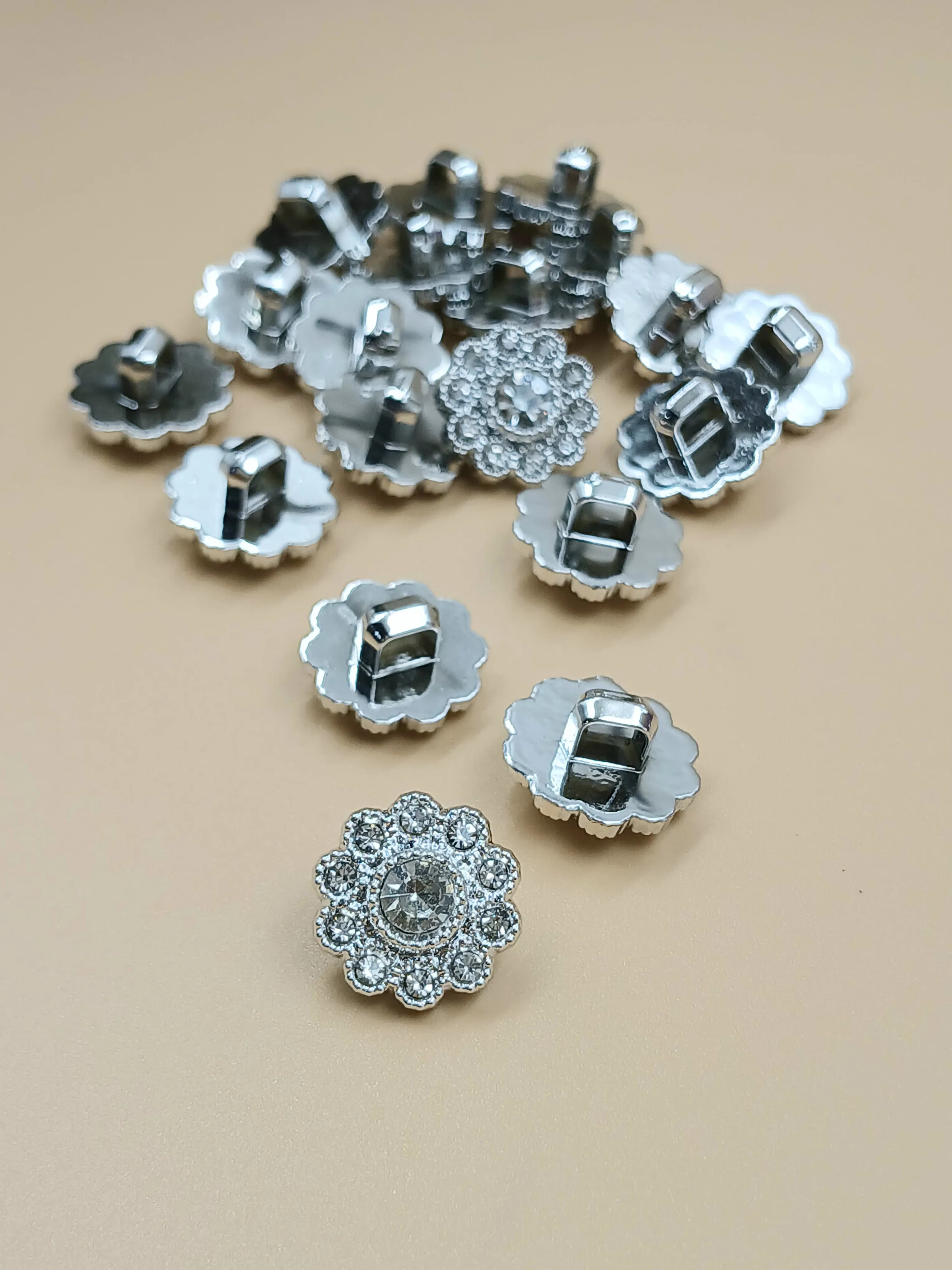 Silver Down One Hole Flower Design With Stone Buttons