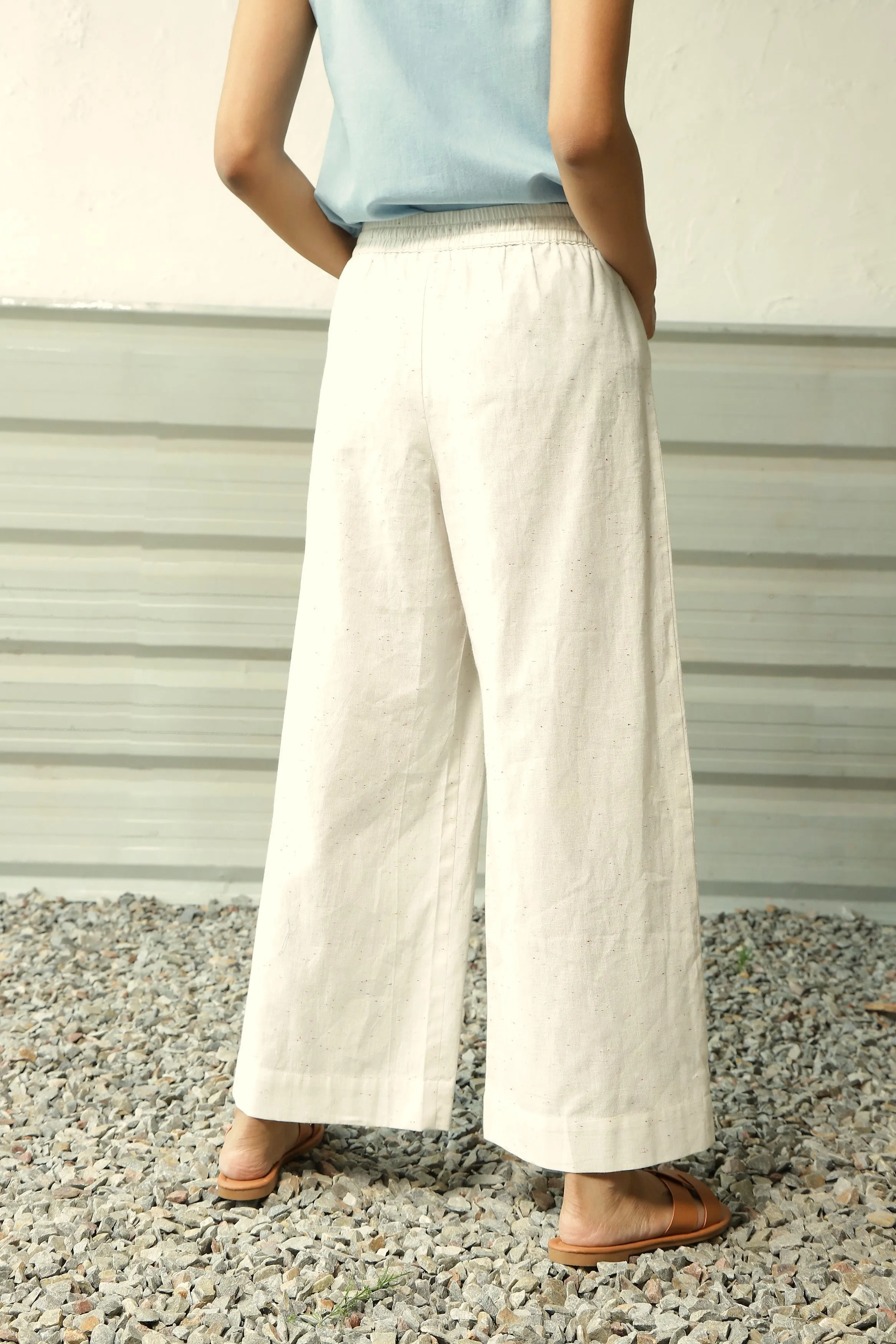 Wanderer Travel Outfit